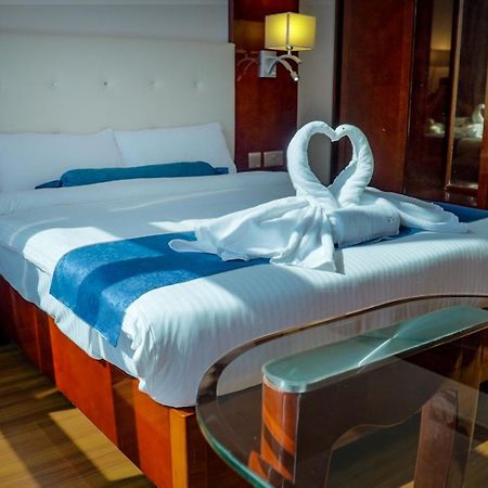 ホテル Golden Tulip Headington マスカット エクステリア 写真