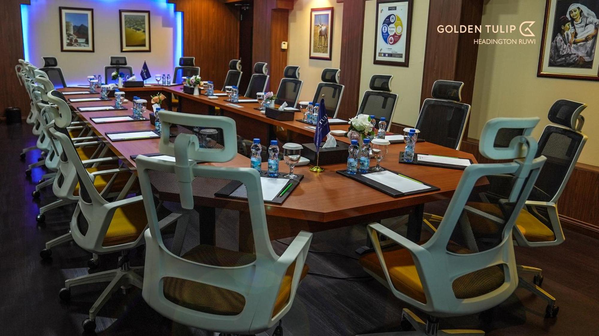 ホテル Golden Tulip Headington マスカット エクステリア 写真