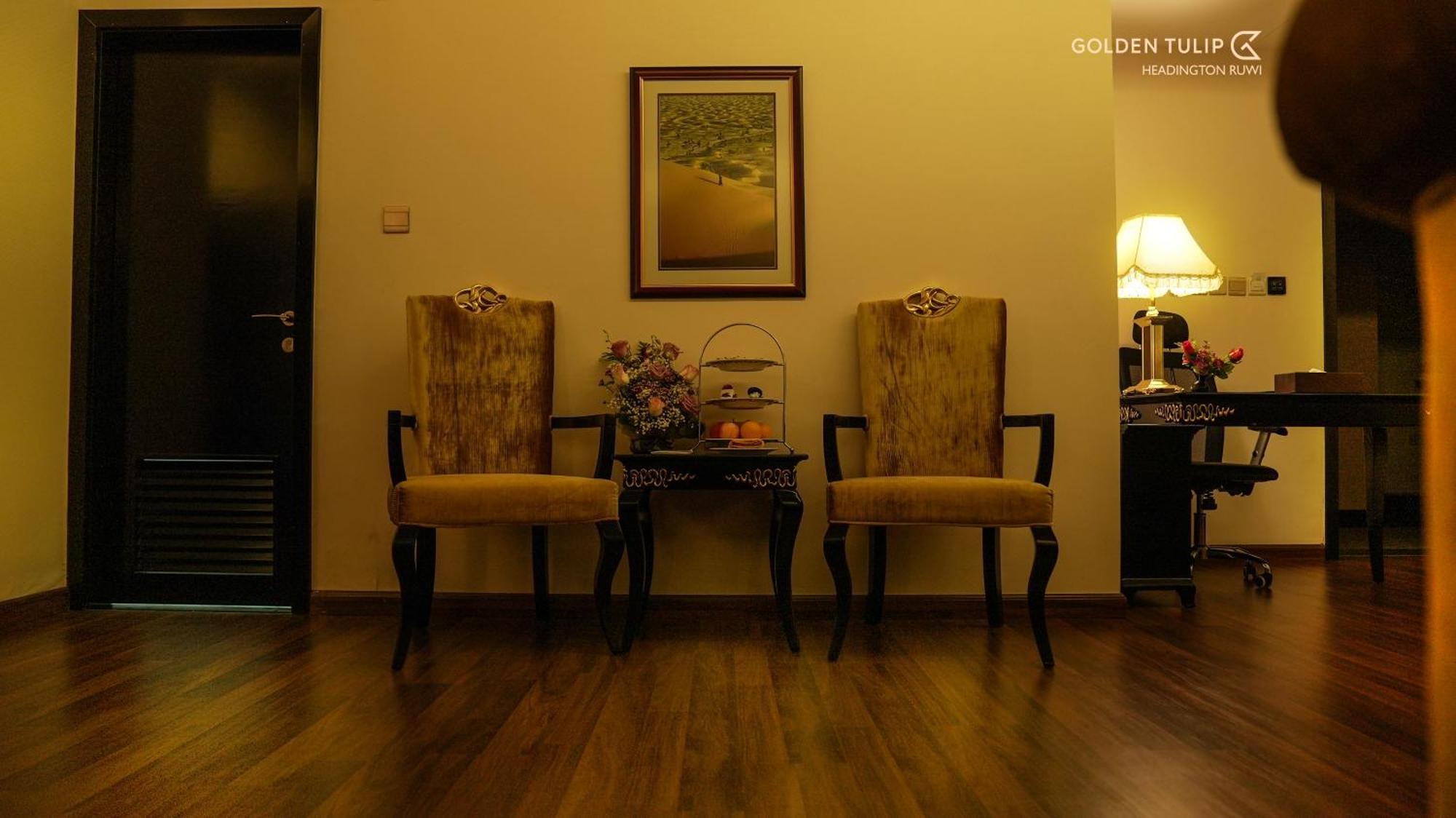 ホテル Golden Tulip Headington マスカット エクステリア 写真